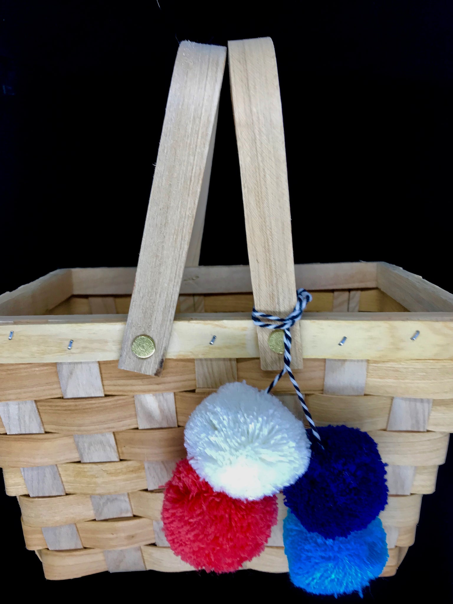 Picnic Basket with pom pom